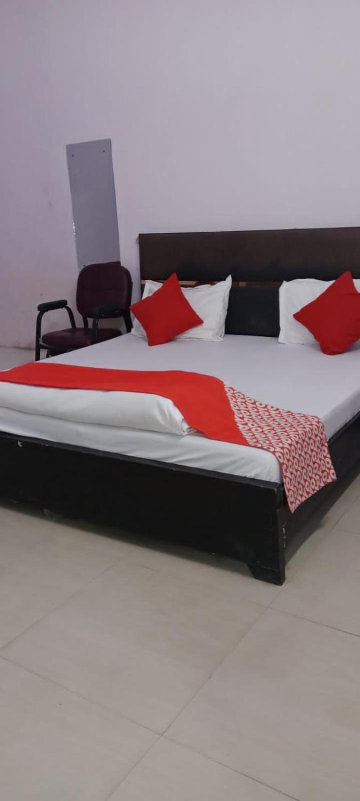 New Signature Village New Delhi Bagian luar foto