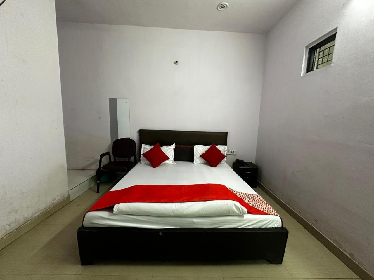 New Signature Village New Delhi Bagian luar foto