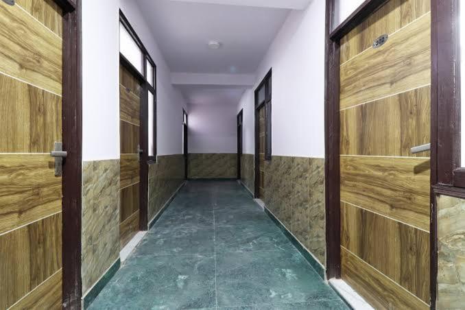 New Signature Village New Delhi Bagian luar foto